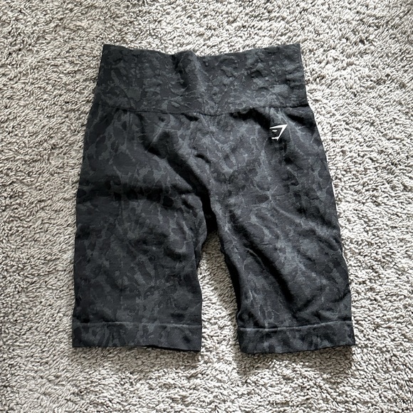 Gymshark Pants - Gymshark butterfly biker short